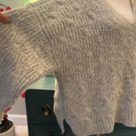 Lucky Brand Light Gray V-Neck Sweater Side Slits Soft Women’s XLG - Picture 11 of 12